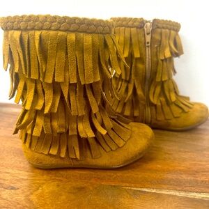 Little girls Moccasin Style Boots Size 7 new